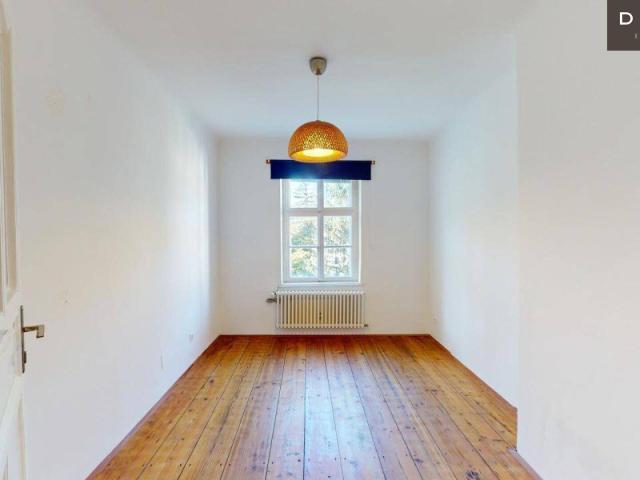 | ZAUBERHAFTE 2 ZIMMER WOHNUNG IM ALTBAU | 49m² | IDEAL FÜR PÄRCHEN, SINGLES ODER STUDENTEN | MIT BLICK INS GRÜNE | 3.OG | TOP LAGE NÄHE UNI & GEIDORFPLATZ