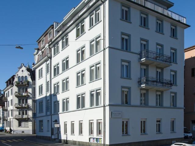 ZAUBERHAFTES, MÖBLIERTES ZWEI ZIMMER APPARTEMENT IM STERNMATTQUARTIER
