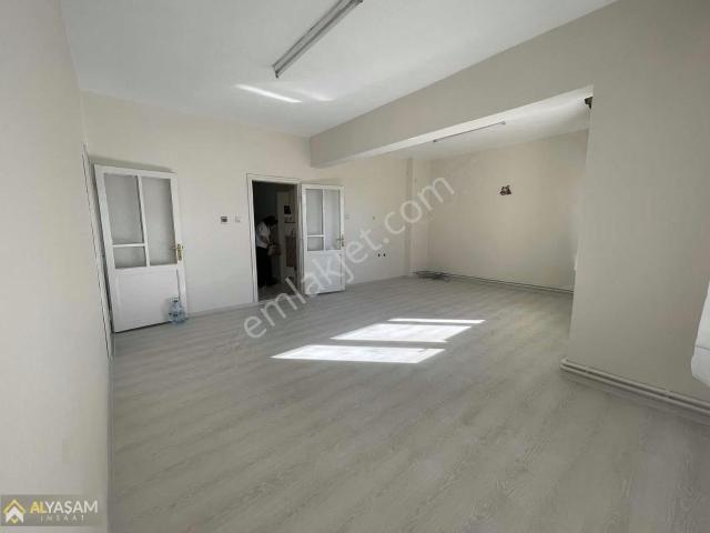 Zaviye Mahallesinde Satılık 2+1 Daire