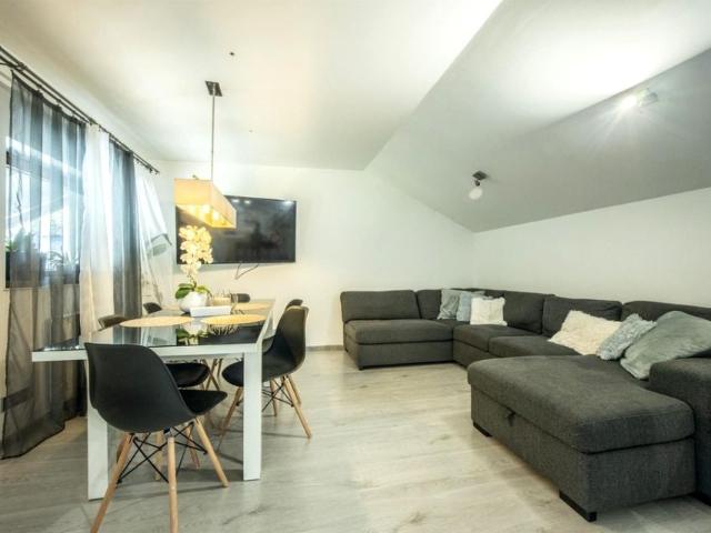 Zgierska 180 m², Biała