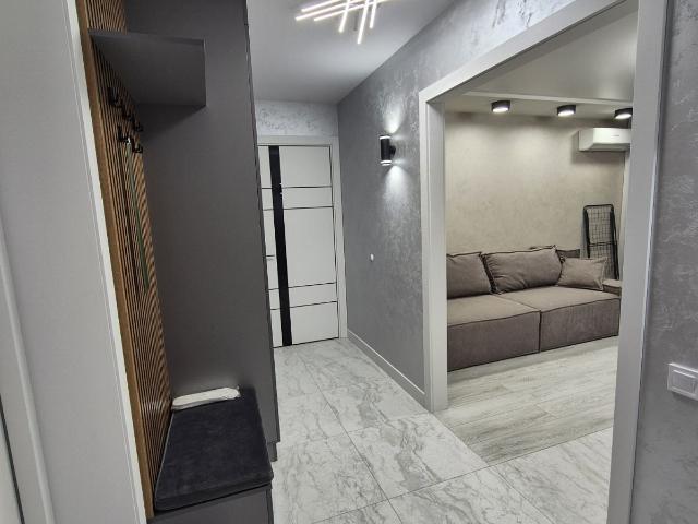 Здається 2 кімнатна квартира з сучасним ремонтом