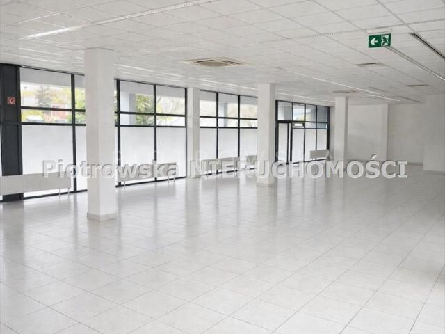 Duży lokal handlowo usługowy 300 m² z witryną w Zduńskiej Woli