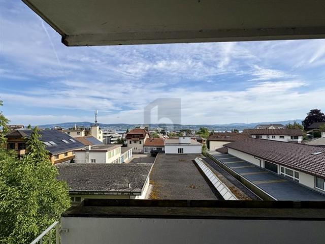 ZENTRAL MIT BALKON