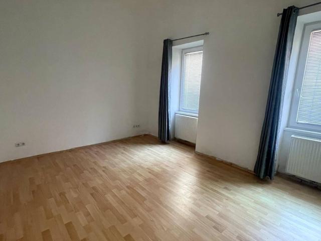 Zentral gelegene Altbauwohnung mit Entwicklungspotential