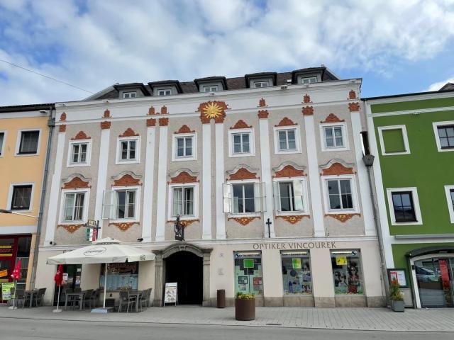 Zentral gelegene, sehr gut aufgeteilte 3 Zimmer Wohnung mit Loggia in Lambach