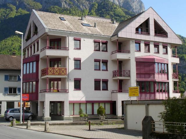 Zentral gelegene und helle 4.5 Zimmer Wohnung