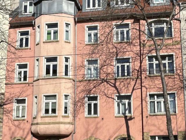 Zentral gelegene 2 Raum Wohnung mit Balkon in Erfurt sucht neuen Eigentümer!