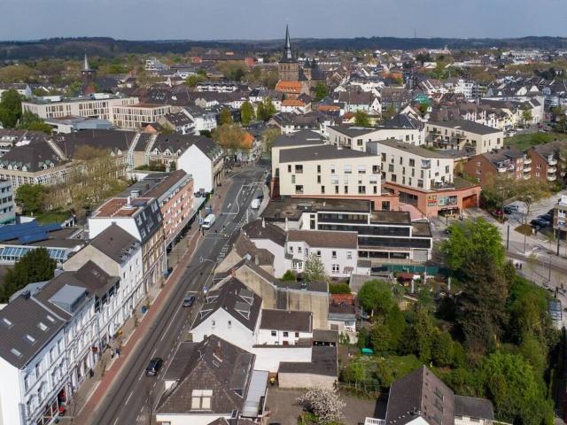 Zentral gelegenes 9 Parteienhaus mit Baupotential in Ratingen Mitte