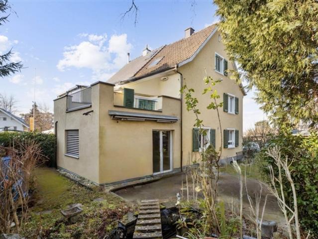 Zentral gelegenes Doppelhaus mit Charme