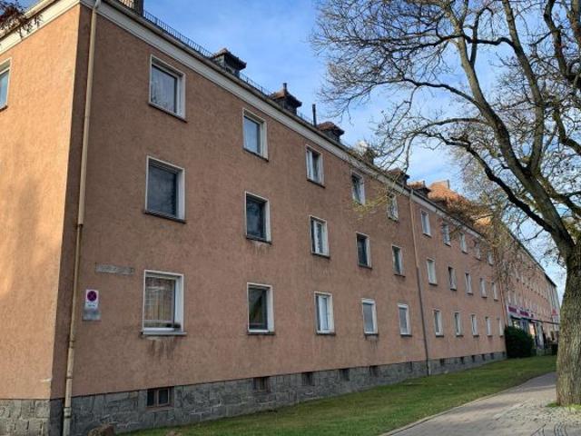 Zentral gelegenes Revitalisierungsquartier mit stabilen Mieteinnahmen Potenzial für Neubau mit Nachverdichtungsmöglichkeit Bebauungsstudie vorliegend