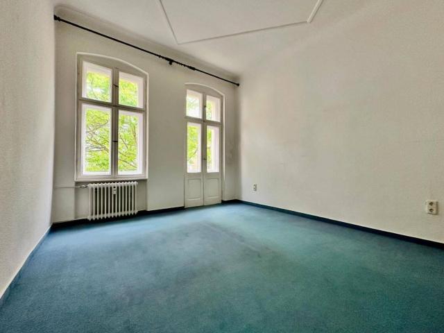 Zentral, gepflegte 3 Zimmer Eigentumswohnung im Altbau mit 2 Balkonen