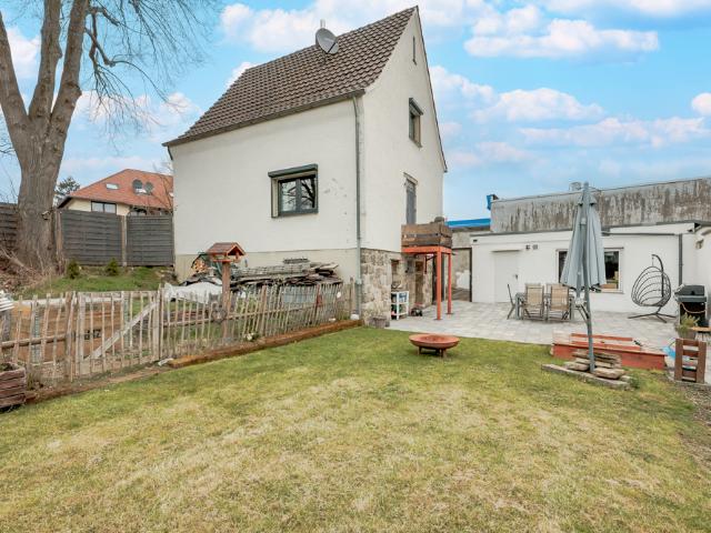 Zentral in Ittenbach: Renoviertes Wohnparadies mit Garten & Garage