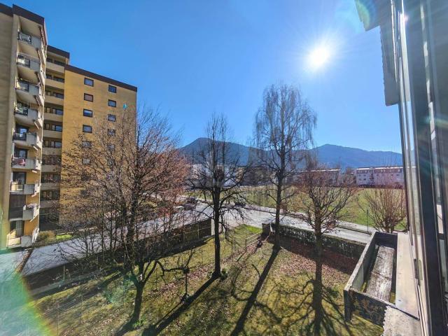 ZENTRAL, SONNIGE LOGGIA, TIEFGARAGENPARKPLATZ ALLES WAS MAN BRAUCHT!