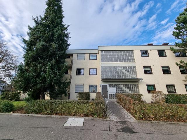 Zentrale 4 Zimmer Wohnung mit Potenzial Ideal für kreative Renovationsideen