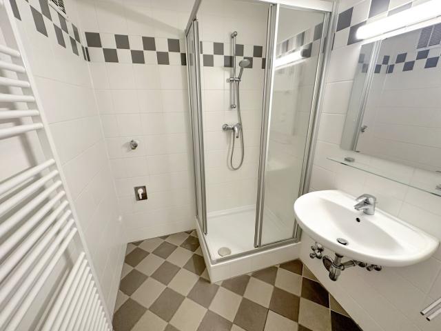 Zentrale 4 Zimmer Wohnung nahe Karlsplatz