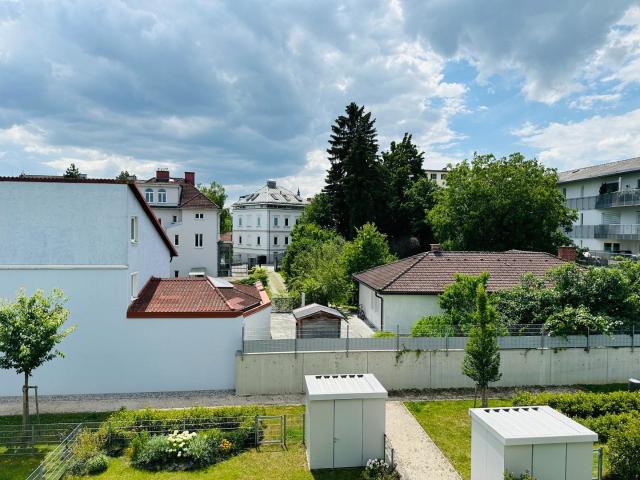 Zentrale 2 Zimmer Wohnung mit tollem Ausblick