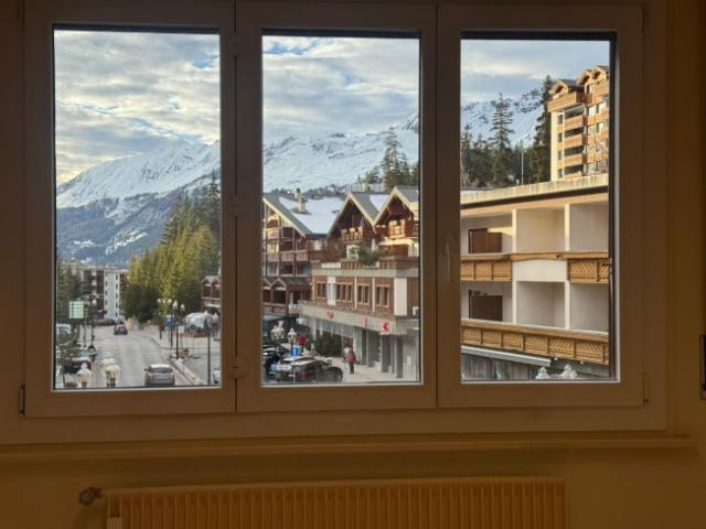 Zentrale und helle 4,5 Zimmer Wohnung