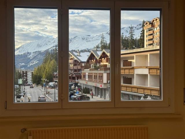 Zentrale und helle 4,5 Zimmer Wohnung