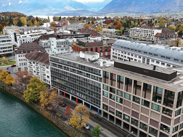 Zentrale Büro und Gewerbefläche mit Blick auf die Aare