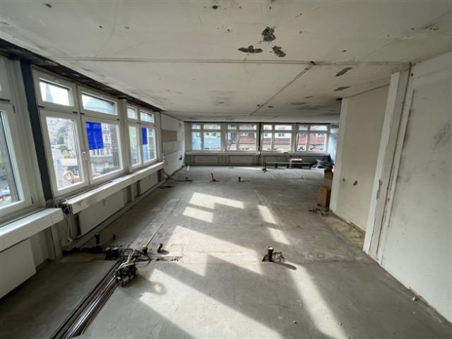 Zentrale Büro und Gewerbefläche im Rohbau zu vermieten