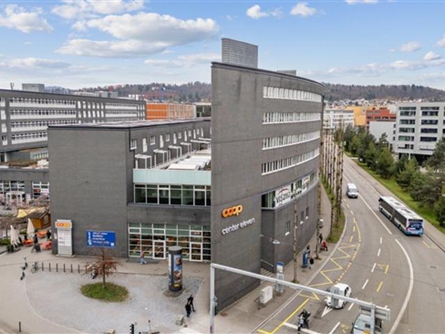 Zentrale Bürofläche in Zürich Oerlikon zu vermieten