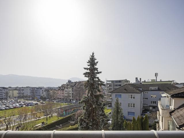 Zentrale Lage mit Weitsicht und hochwertiger Ausstattung