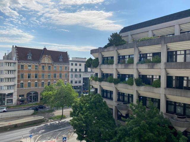 Zentrale Lage!Charmante, sanierte 2 Raumwohnung mit Einbauküche beim neuen Rathaus in Urfahr!