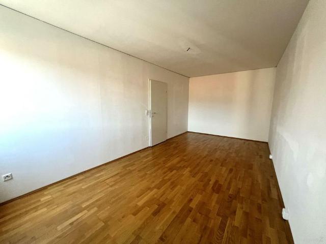 ZENTRALE LAGE! Sanierte 2 Zimmer Altbau Wohnung +Videorundgang