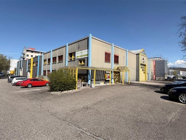 Zentrale Lagerfläche im Industriegebiet von Burgdorf zu vermieten