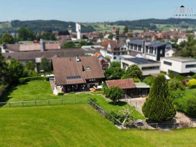 zentrale ruhige und unverbaubare Lage mit viel Sonne, Blick ins Grüne und viel Land Mehrumschwung