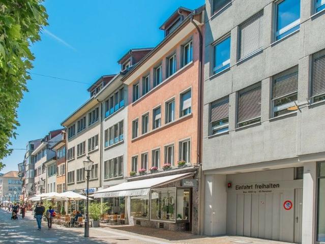 Zentraler Einstellplatz zu vermieten