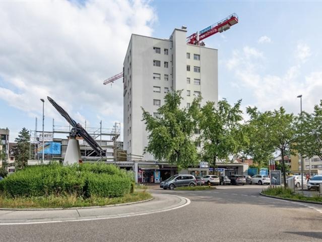 Zentrales Büro mit Balkon