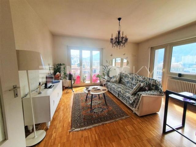 Zentralität, Dienstleistungen und große Räume für Ihr Penthouse in der Stadt