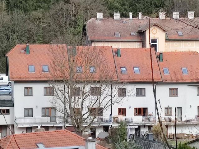 Privatverkauf: Zentrumsnahes Reihenhaus mit viel Platz zum Leben und Arbeiten