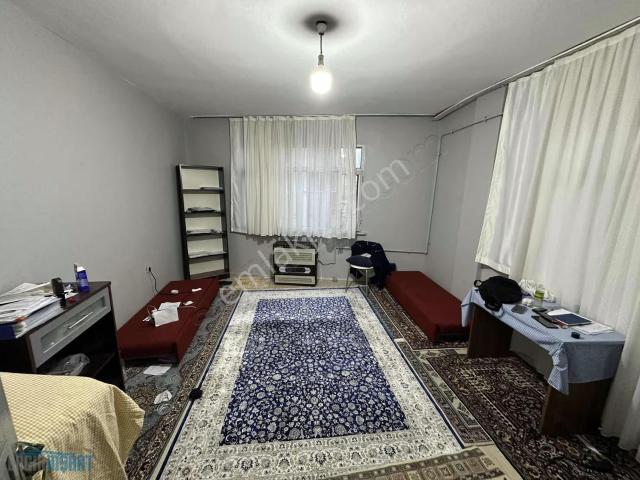 Zengin İnşaat Tan Satılık Orta Kat Daire Bir Artı Bir Kullanışlı