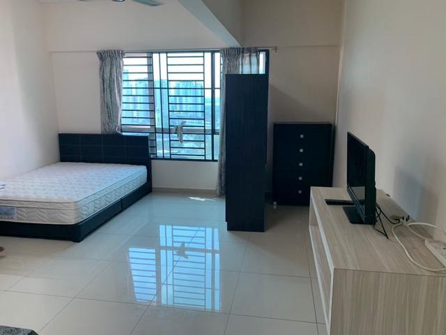 Zennith Suites Larkin Studio Nearby CIQ Below Market