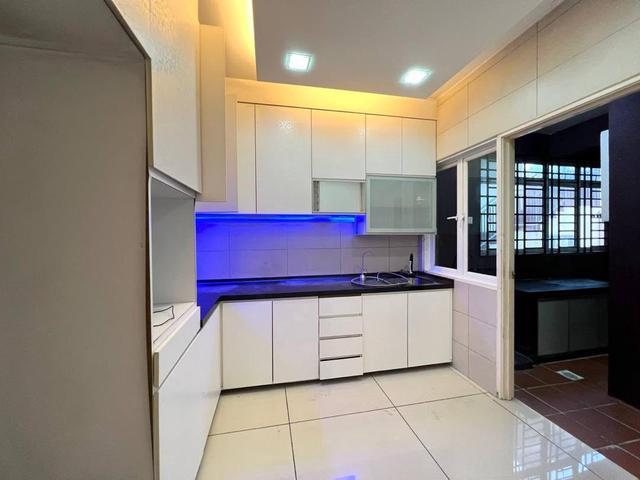 Zennith Suites Larkin Residence Season Luxury M Condo Suriamas