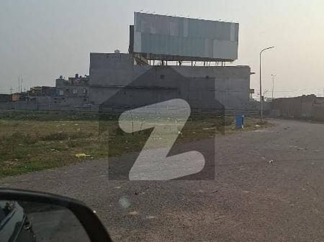 ZEEE Marketing Offers 5 Marla Near to Park & Main Road In DHA Phase 6 E Block Ever Best Location Available