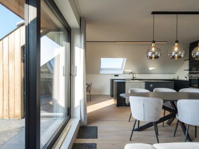 Zeer mooi afgewerkte penthouse in het centrum van Zonnebe.