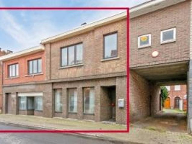 Zeer grote te renoveren woning