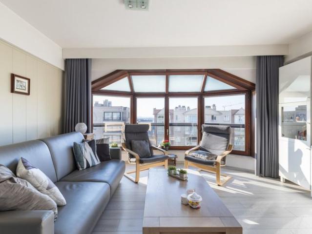 Zeer lichtrijk appartement te koop in Wenduine!