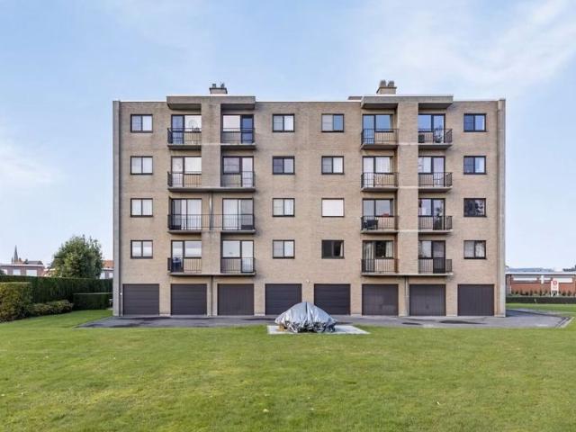 Zeer ruim appartement met 2 slpkmrs, terras, 2 garages.…EP
