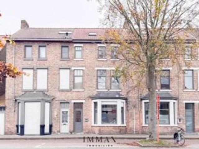 Zeer ruime burgerwoning met grote tuin