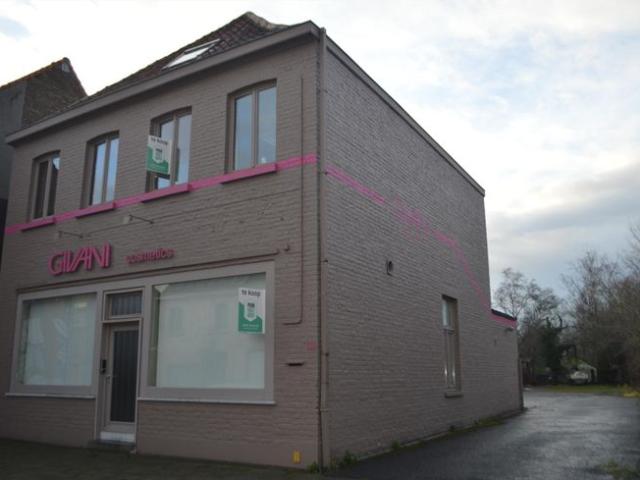 Zéér ruime half open woning met grote tuin te St. Michiel