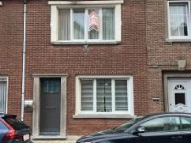 Zeer ruime instapklare woning met 4 slaapkamers en gezell.