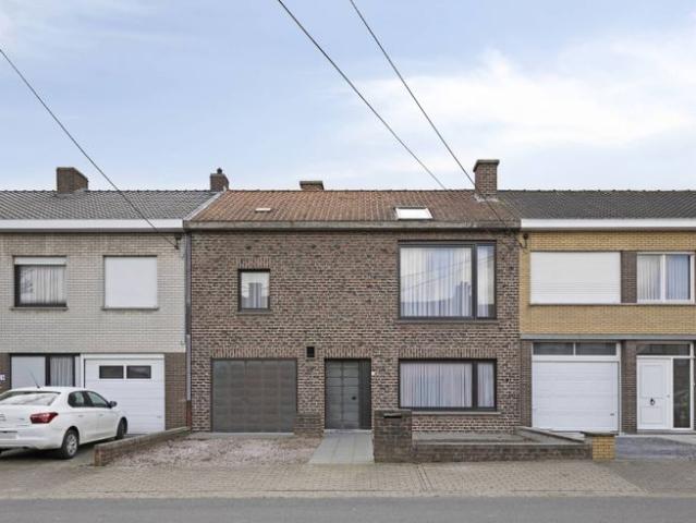 Zeer ruime woning met 6 slaapkamers te koop in Roeselare