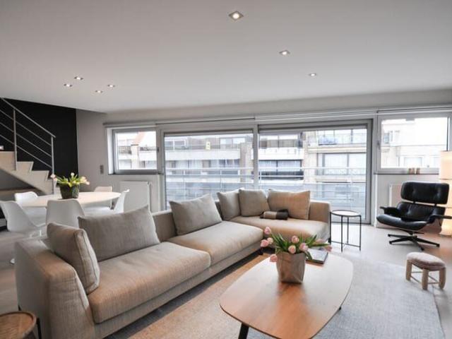 Zeer recent duplexappartement, centraal gelegen in Knokke