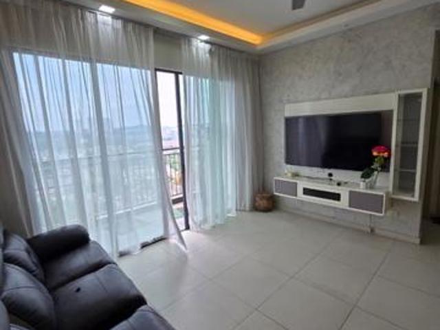 Zefer hill Puchong fully furnished 2 car park good condition