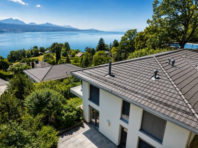 Zeitgenössische Wohnung im Herzen von Lavaux mit Panoramablick auf den Genfersee