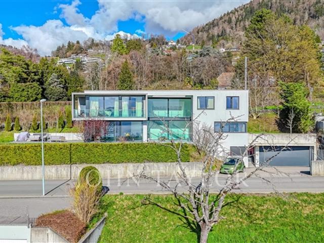 Zeitgenössische Villa mit Panoramablick in Brent